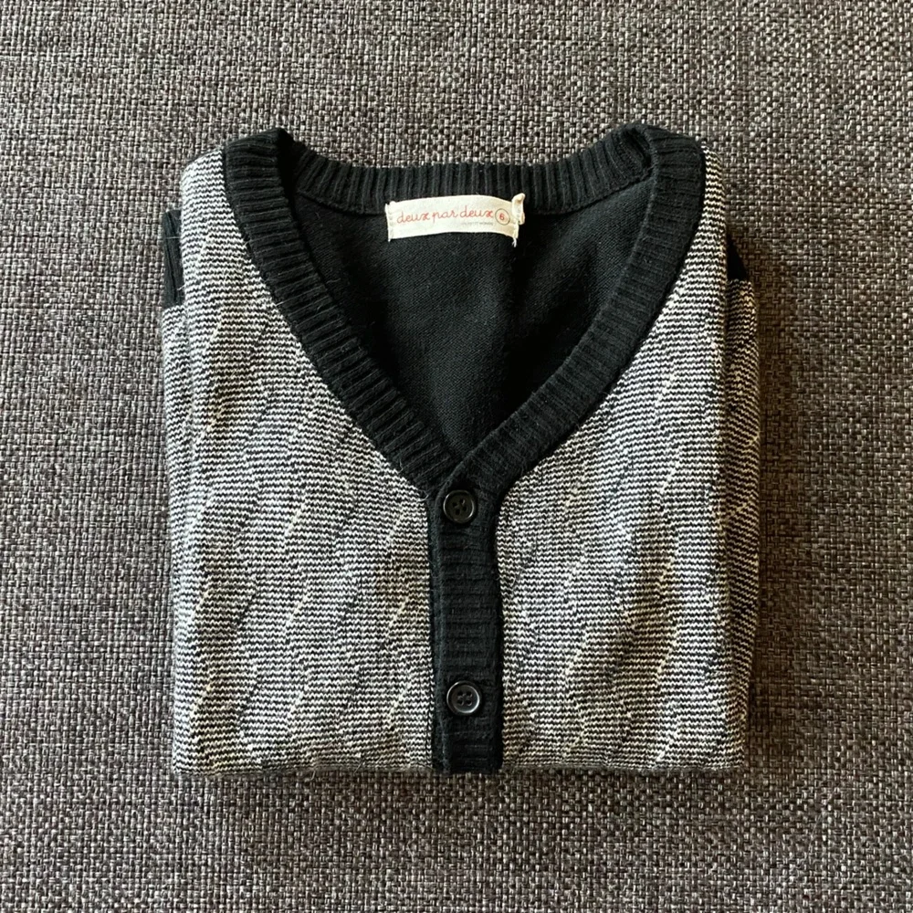EUC Boys' Black & White Knit Cardigan Sweater, Size 6 deux par deux, Button Up